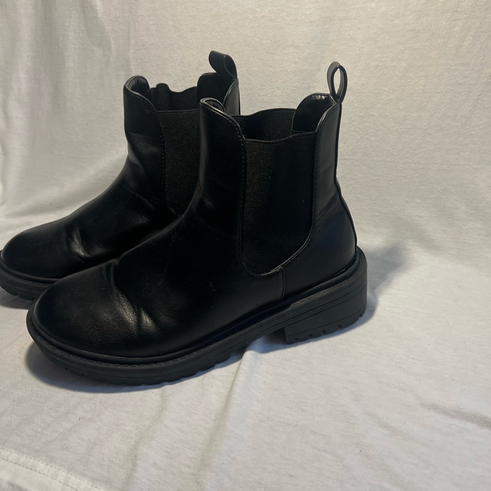 RAID Wide Fit Radar black chunky chelsea boots - Size 6.5 WIDE FIT